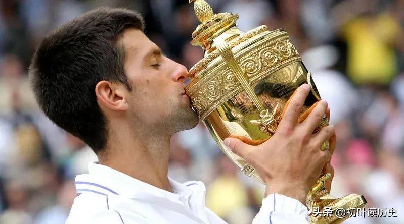 关于费德勒重返赛场，比赛规则变更首场状态出色，切尔西观众沸腾！的信息-球速体育在线观看