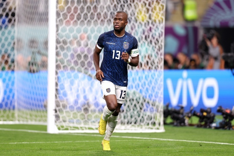 里程碑夜瓦伦西亚止住颓势,欧洲杯今夜刷纪录,质疑声四起,球探报告显示潜力的简单介绍-球速直播