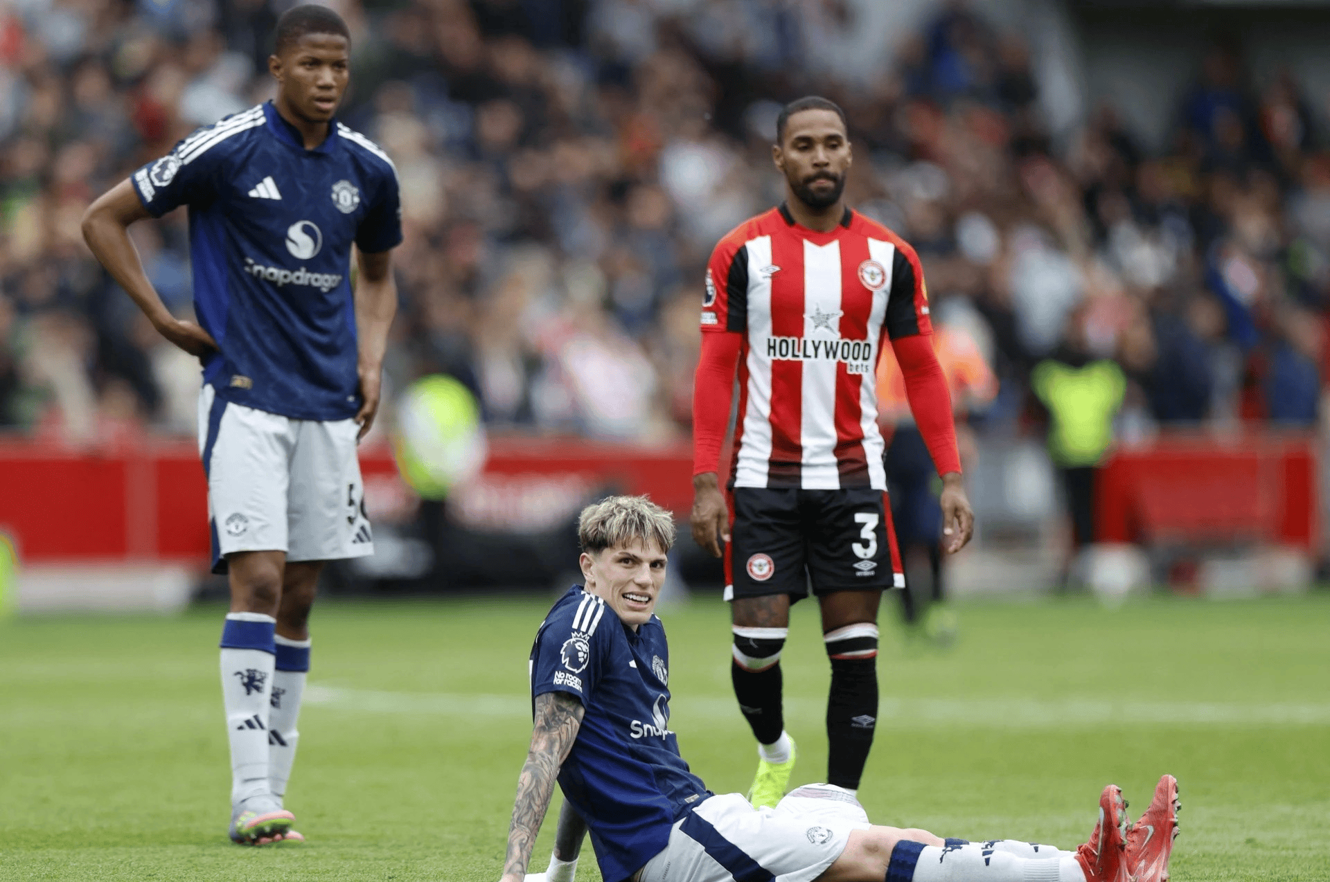 曼联迎英超关键赛;赛前绝杀压哨;悬念犹存;训练强度明显提升的简单介绍-球速体育在线观看