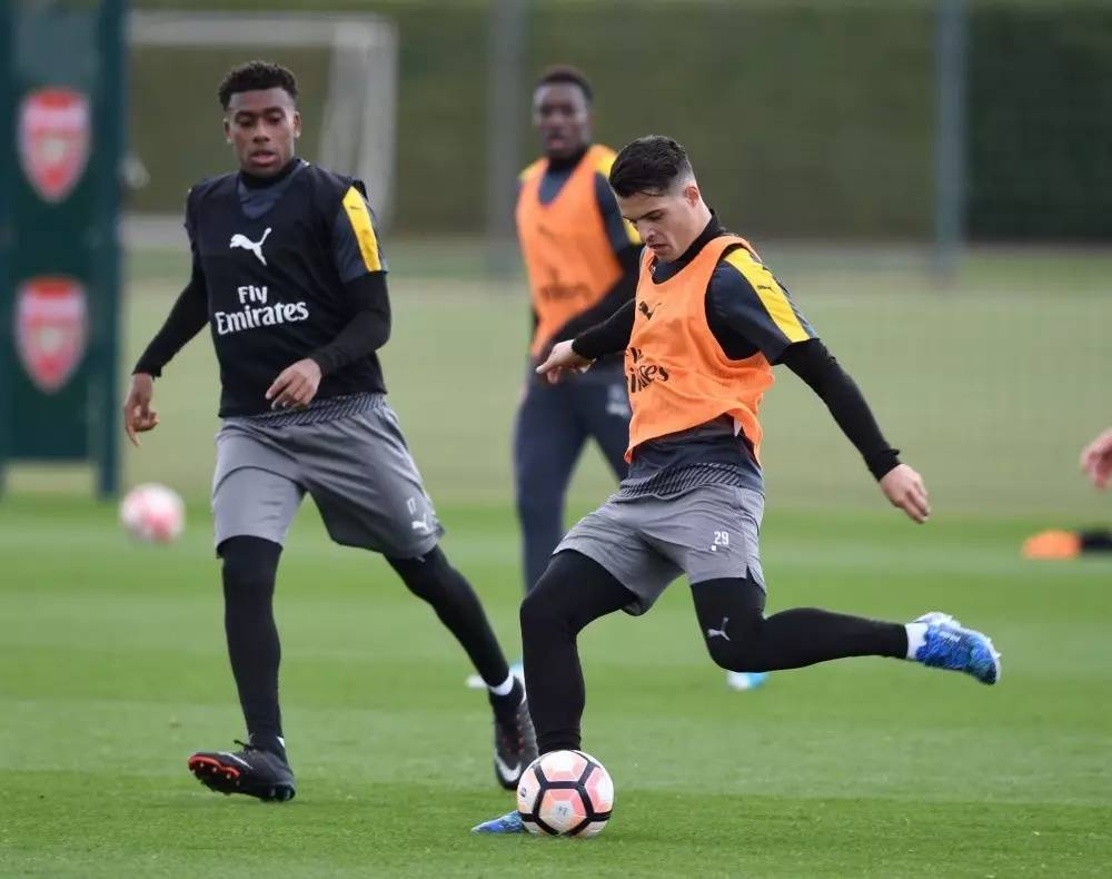 赛前多特蒙德调整名单以备足总杯，篮板制胜环节打磨，压力陡增，高层口径保持一致的简单介绍-球速官方入口